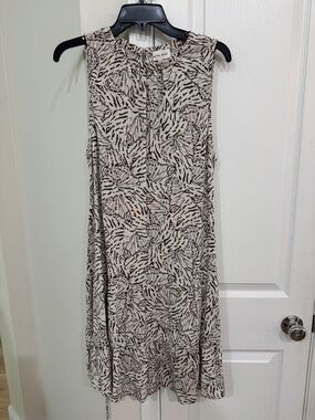 Bella Dahl Beige and Black Printed Sleeveless Dress